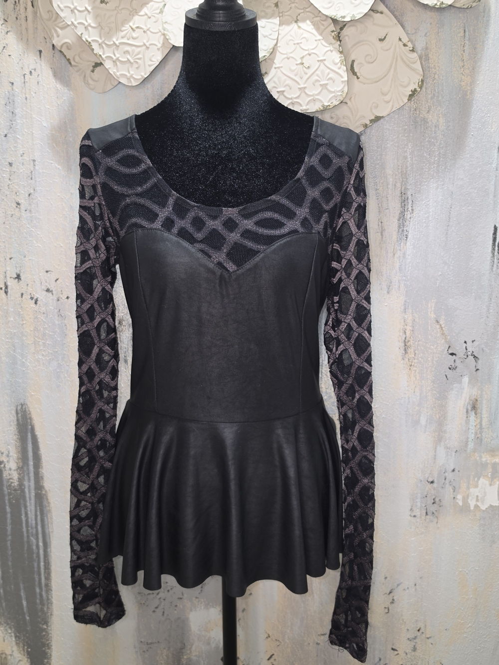 Black Faux Leather Peplum Top Black And Gold W Patterned Lace Sleeves Size Large